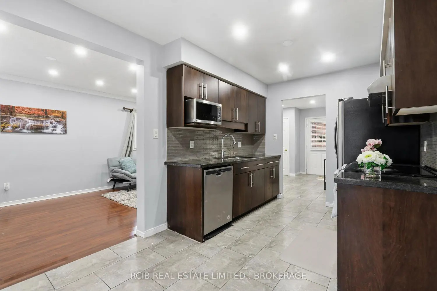 Additional image 6 of 1337 Reardon Boulevard