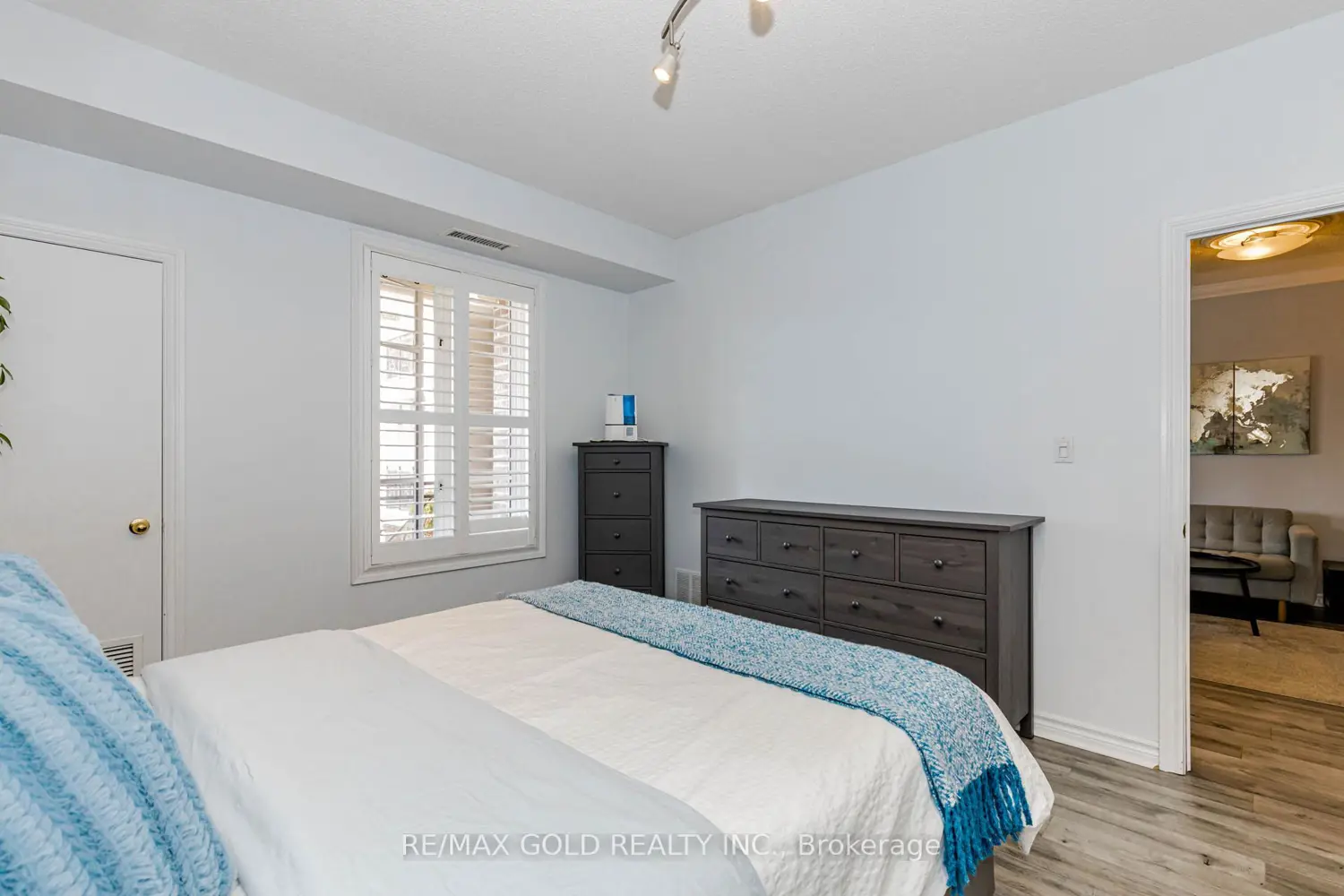 Additional image 15 of 3351 Cawthra Road 223