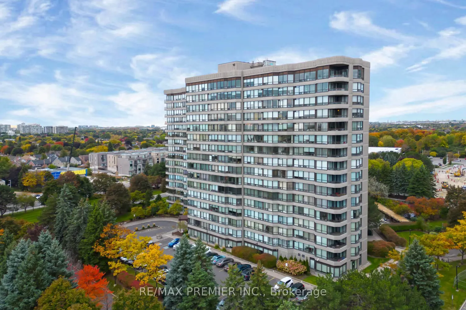 7440 Bathurst Street 1614