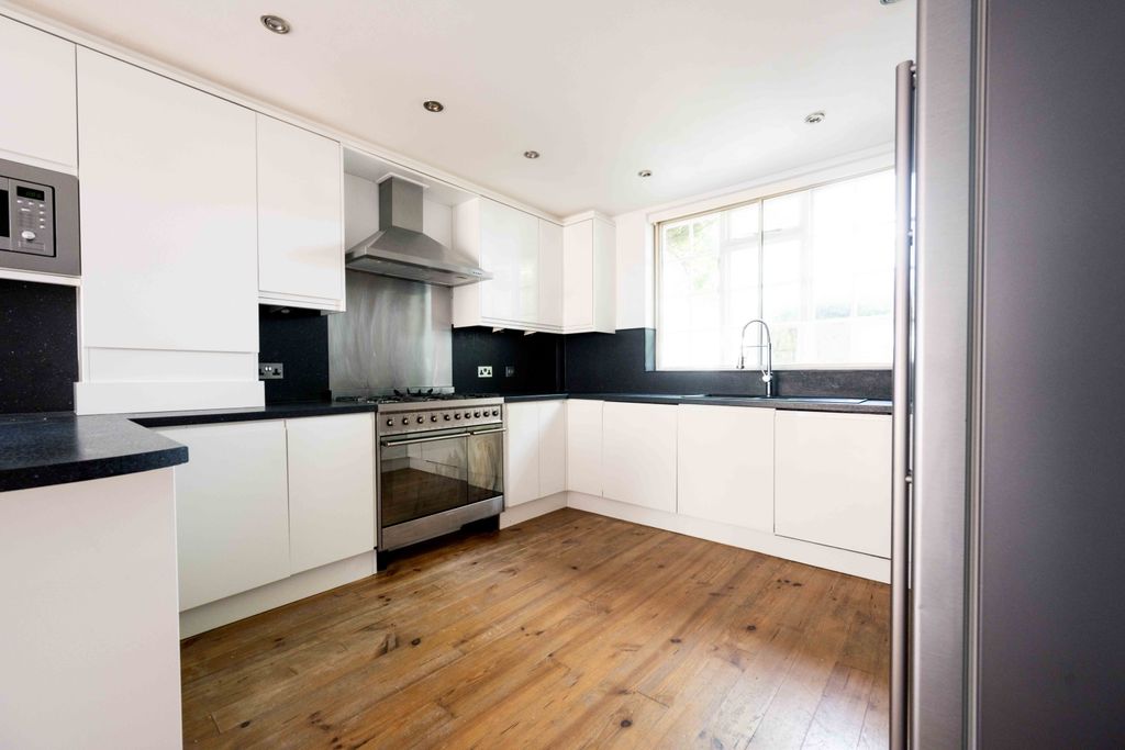 Additional image 8 of 5 bed detached house to rentNew Church Road, Hove BN3