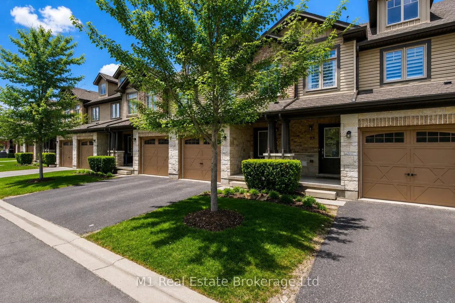 75 Arlington Crescent photo 2