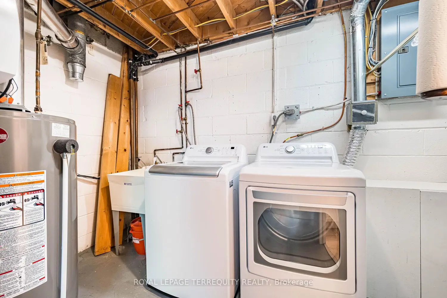 Additional image 8 of 1230 Gripsholm Road Th#15