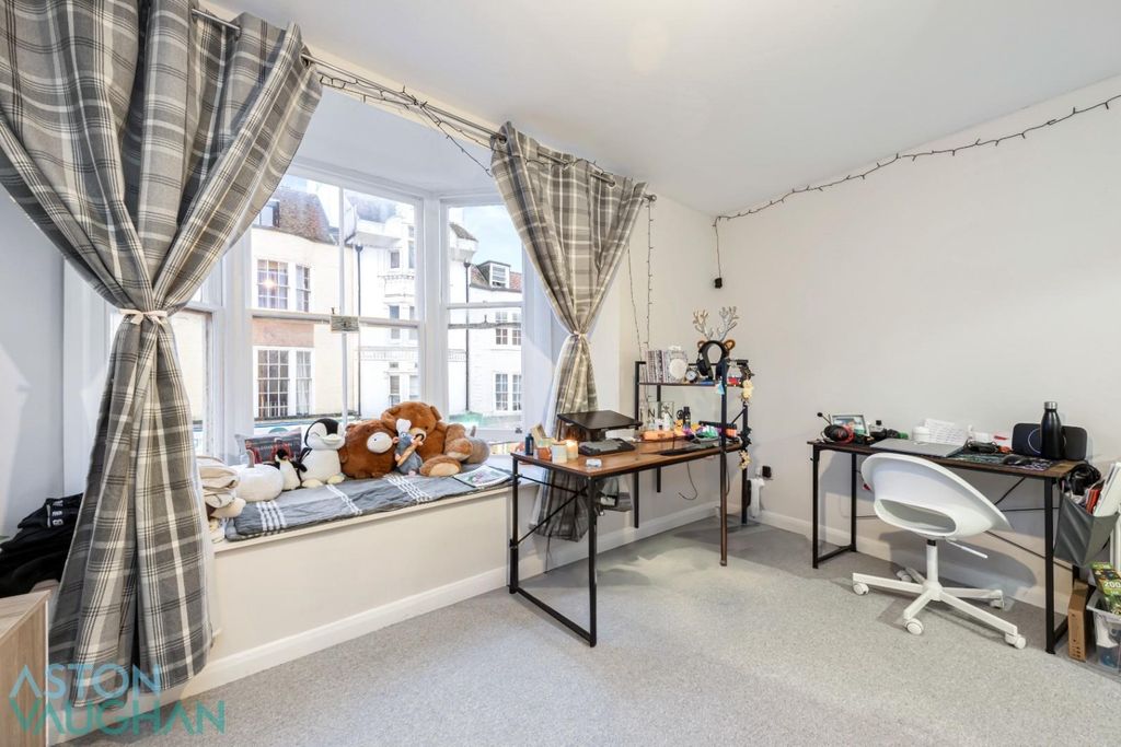 Additional image 9 of 3 bed flat to rentSt James Street, Brighton BN2