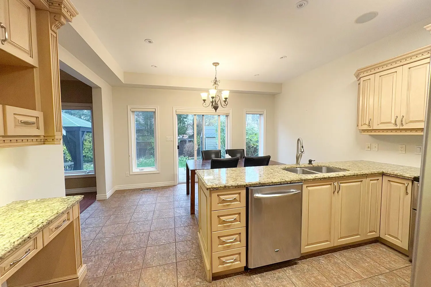 Additional image 5 of 8 Sunbeam Drive
