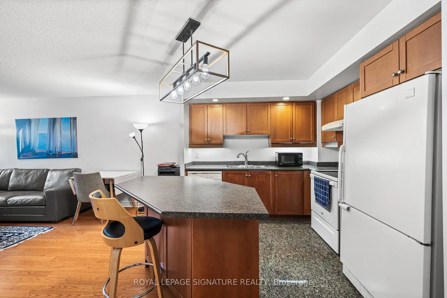 Additional image 6 of 123 Eglinton Avenue 813
