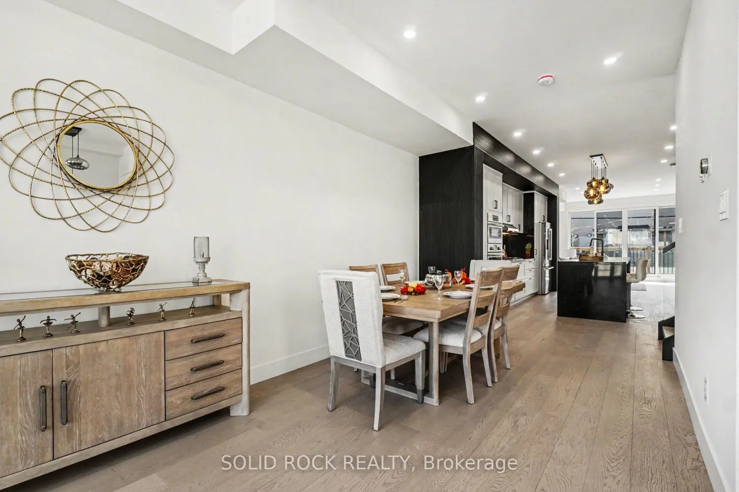 826 Alpine Avenue photo 4