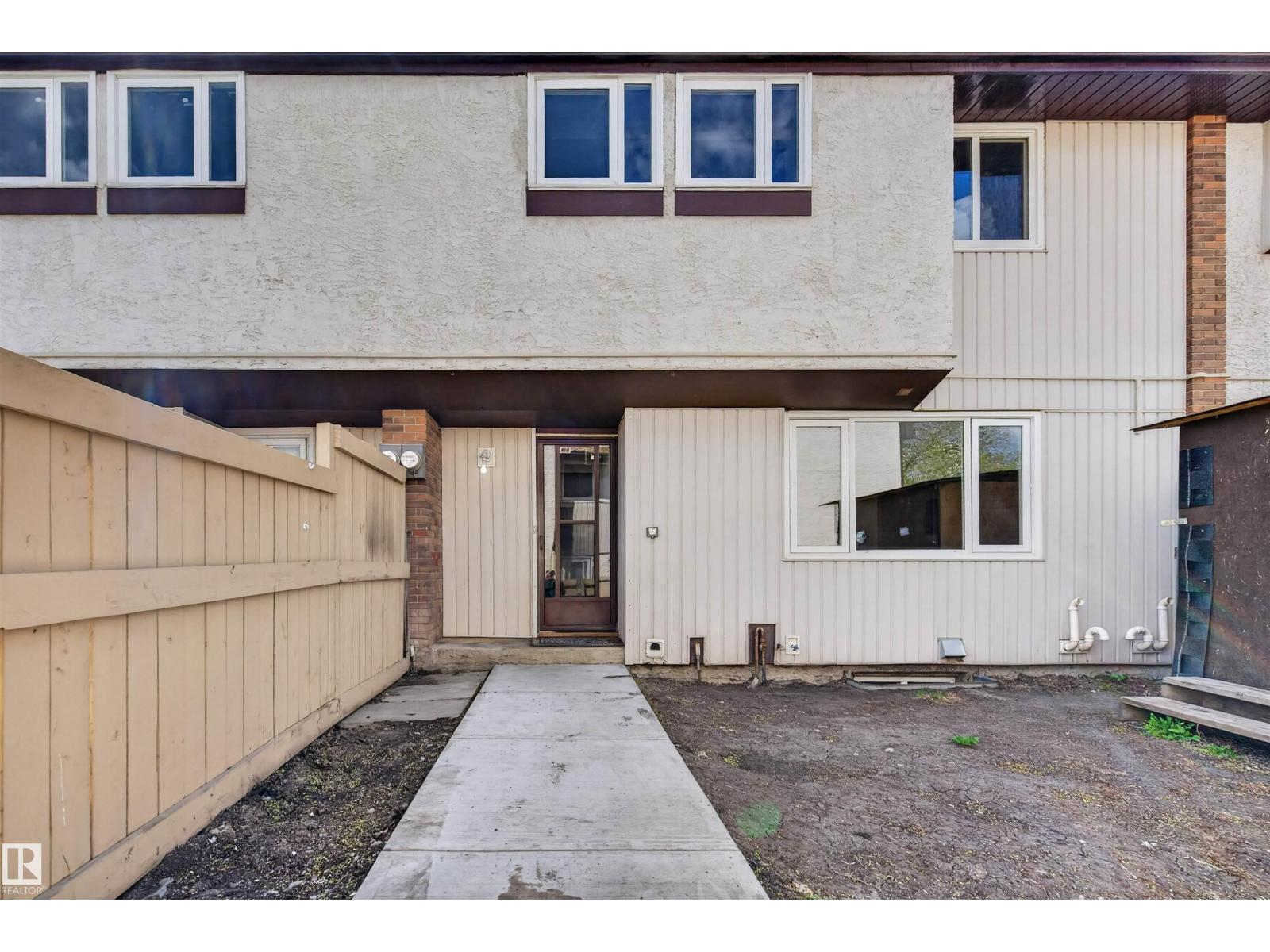 8-14105 82 Street NW, Edmonton, AB, T5E2V7