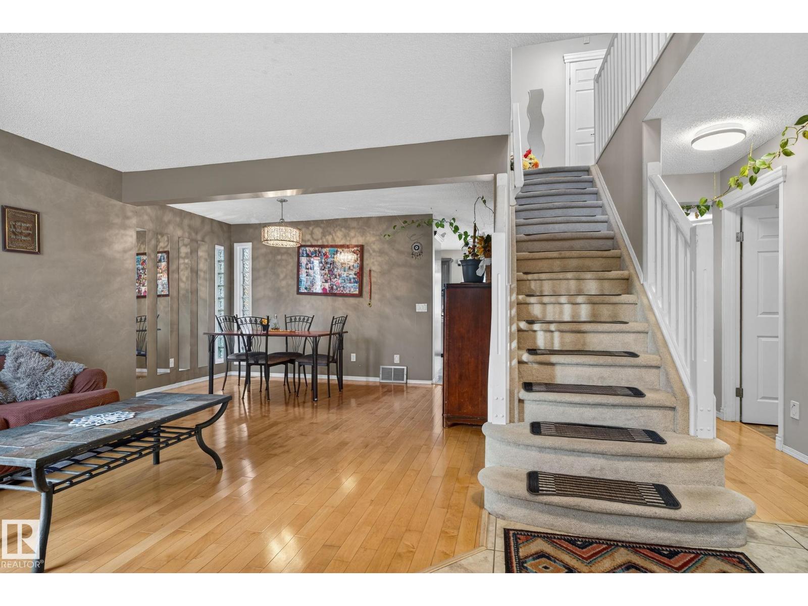 Additional image 4 of 3912 31 Street NW, Edmonton, AB, T6T1J5