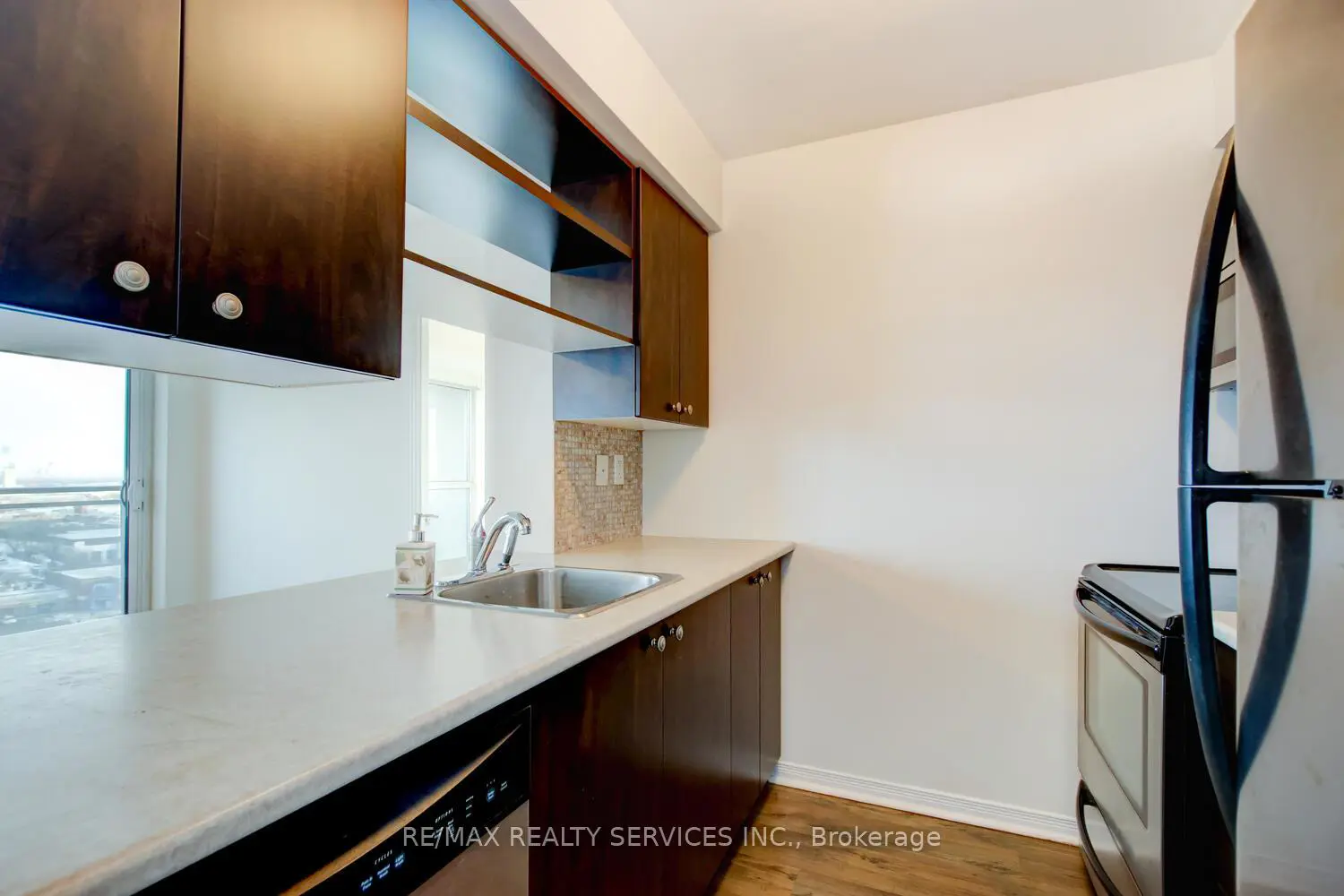 Additional image 5 of 215 Queen Street 1103