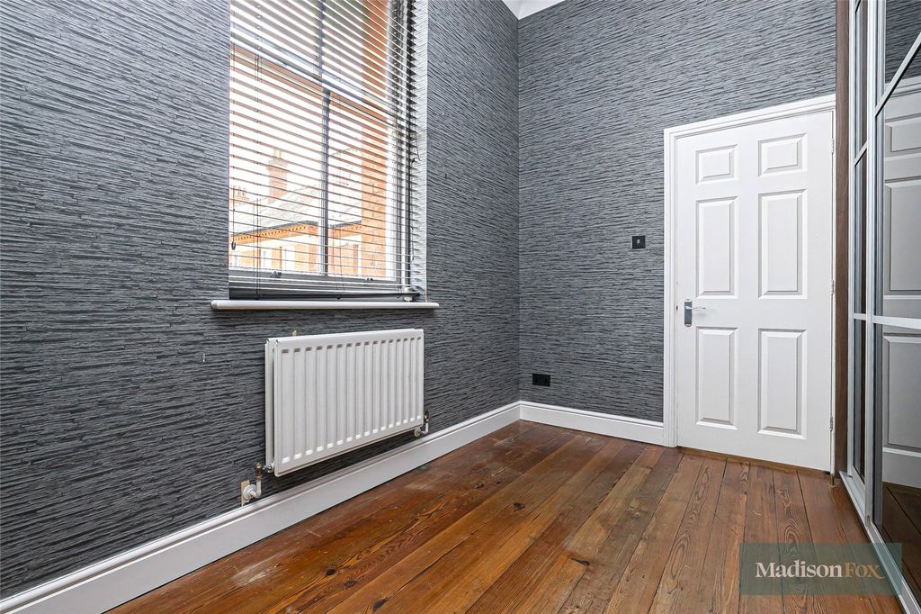 Additional image 12 of 3 bed flat to rentAlexandra House, Richmond Drive, Woodford Green, Essex IG8