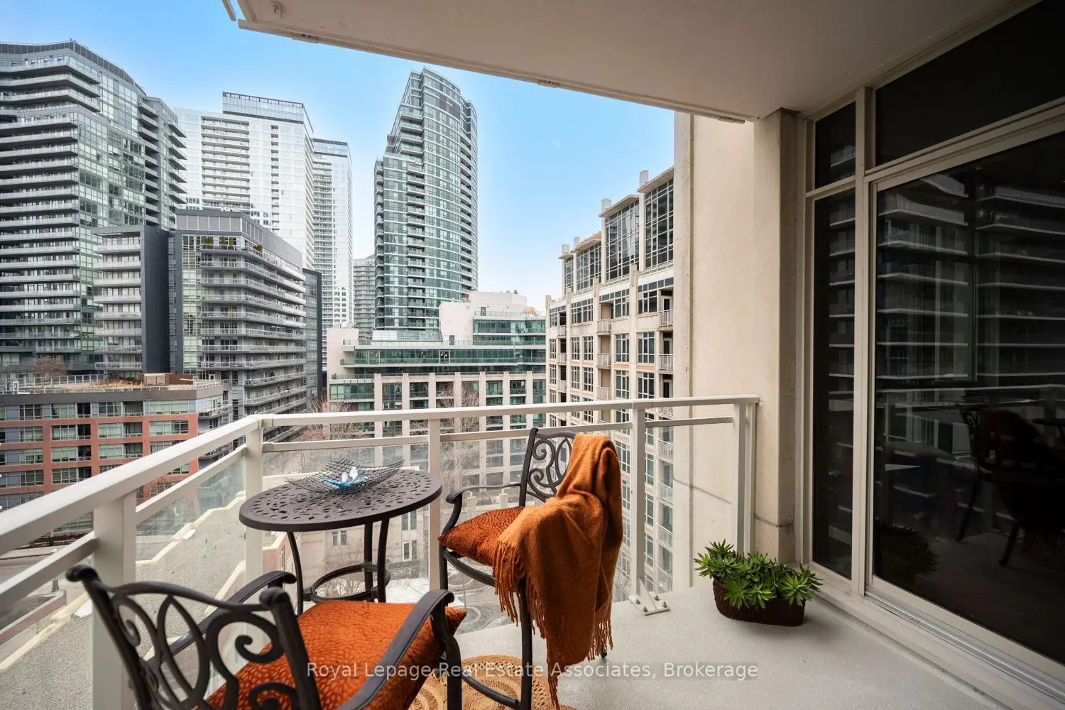 21 Grand Magazine Street 908