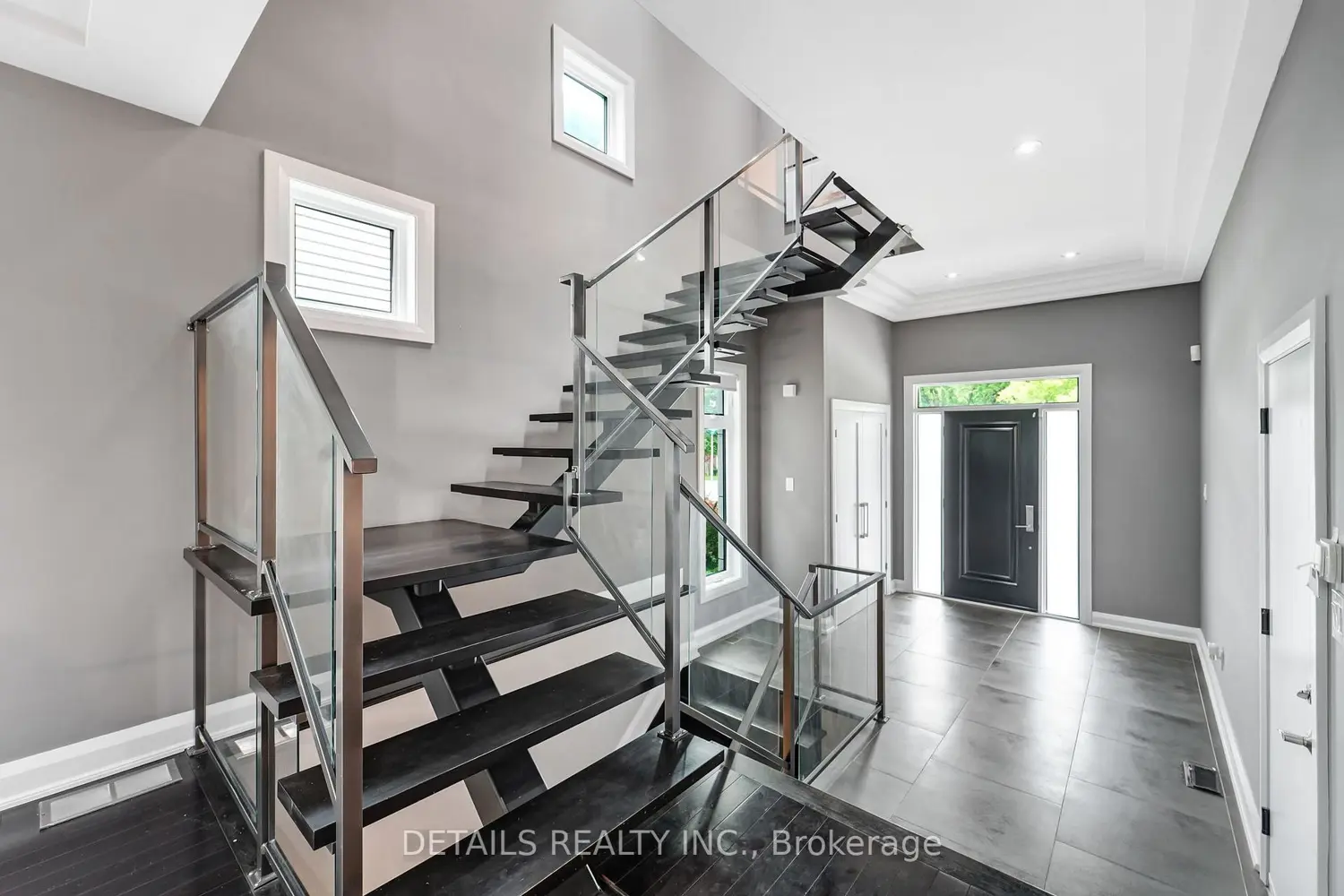 71 Eleanor Drive photo 3