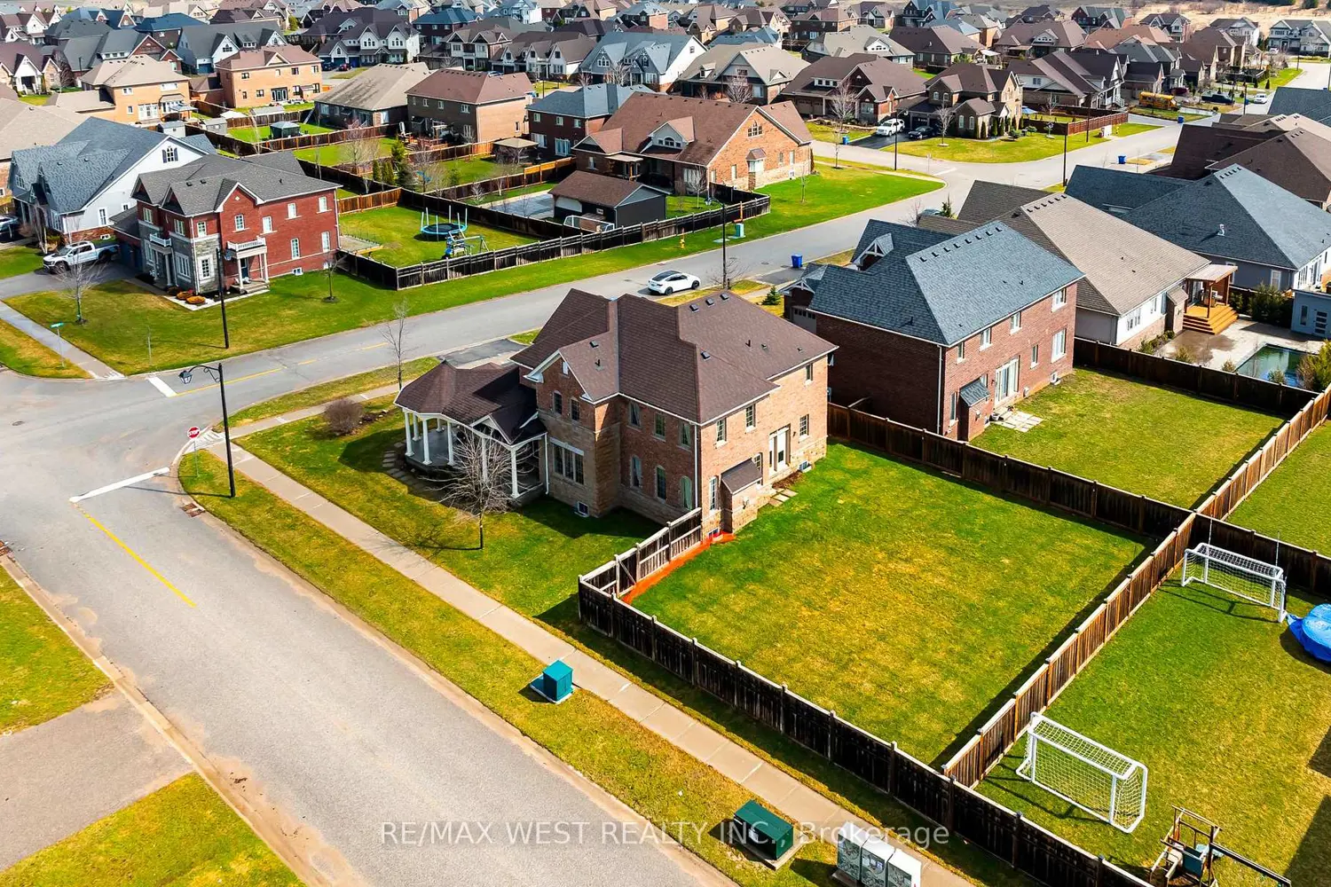 Additional image 13 of 10 Stonegate Avenue