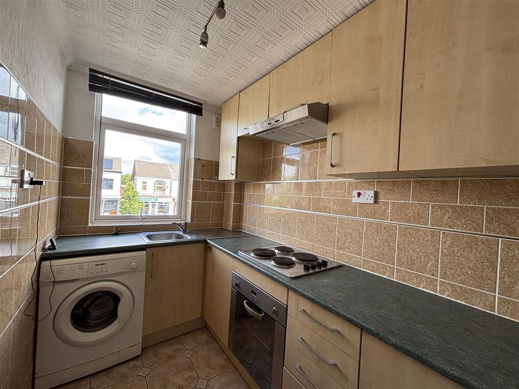 Additional image 2 of 2 bed flat to rentHigh Street, Connahs Quay CH5