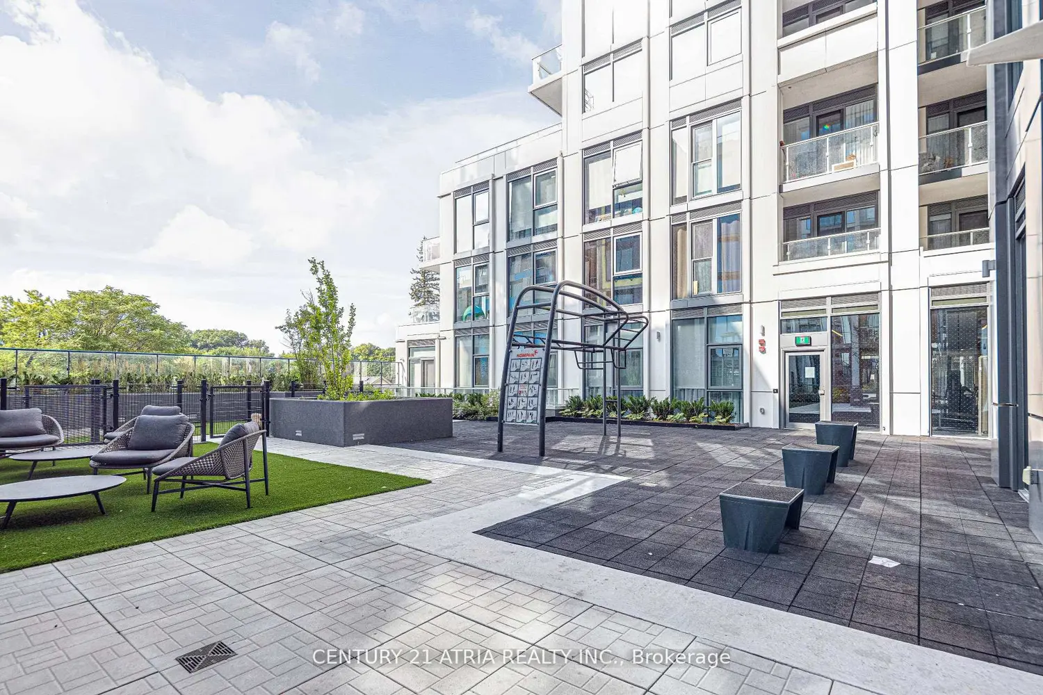 Additional image 17 of 2020 Bathurst Street 1820