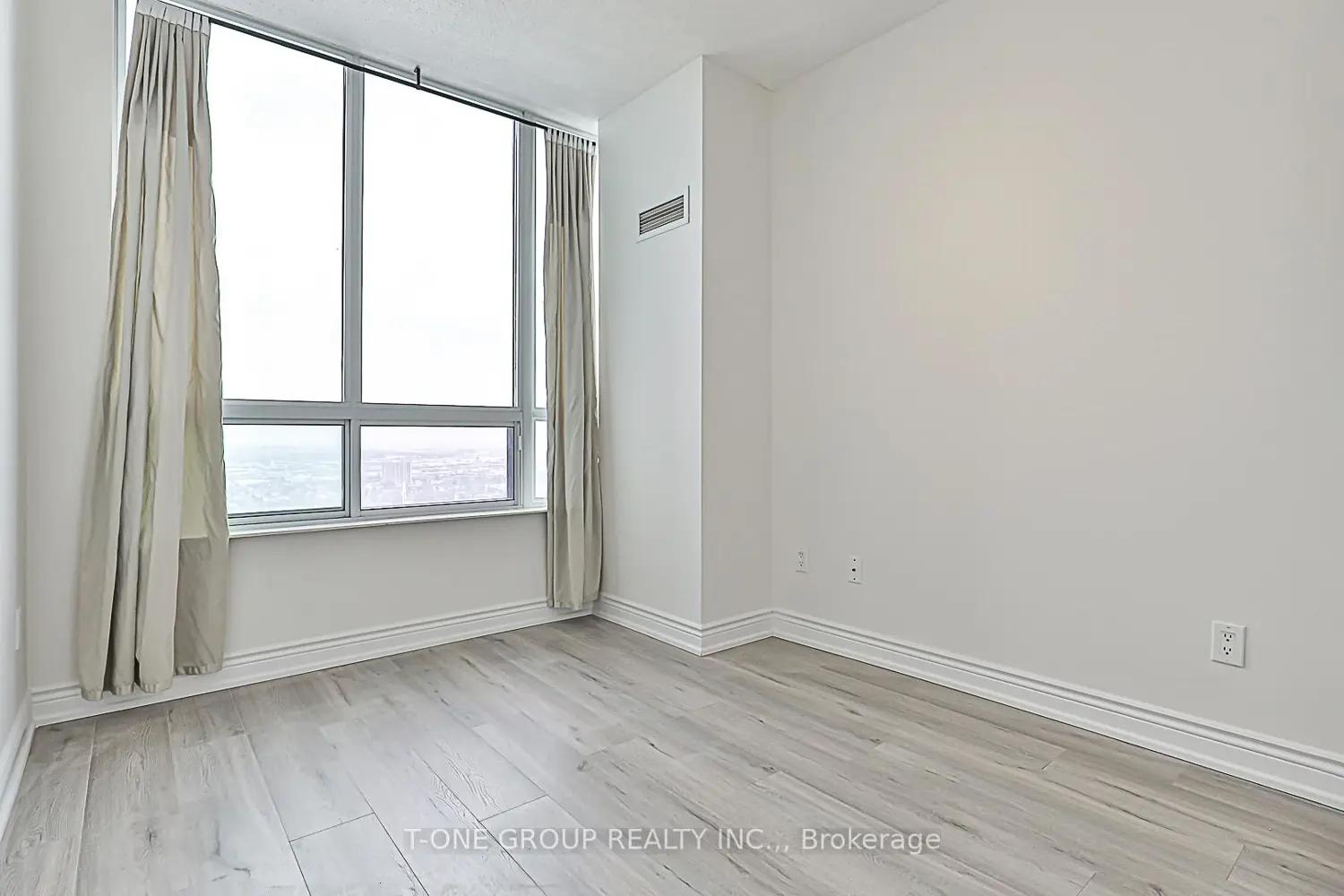 Additional image 12 of 50 Brian Harrison Way Ph5-3803