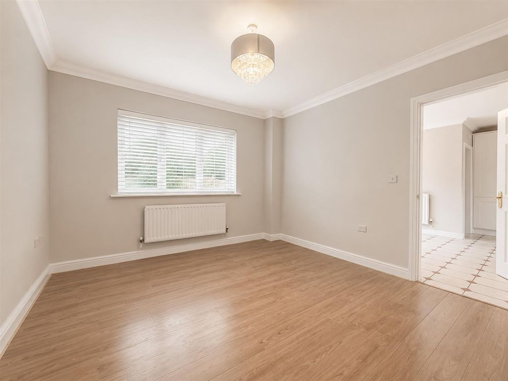 Additional image 5 of 7 bed detached house to rentThe Park, Cheltenham GL50