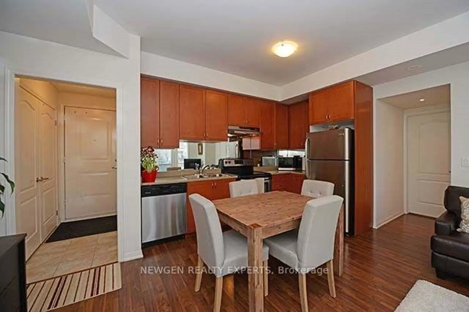 Additional image 9 of 3185 Boxford Crescent 16
