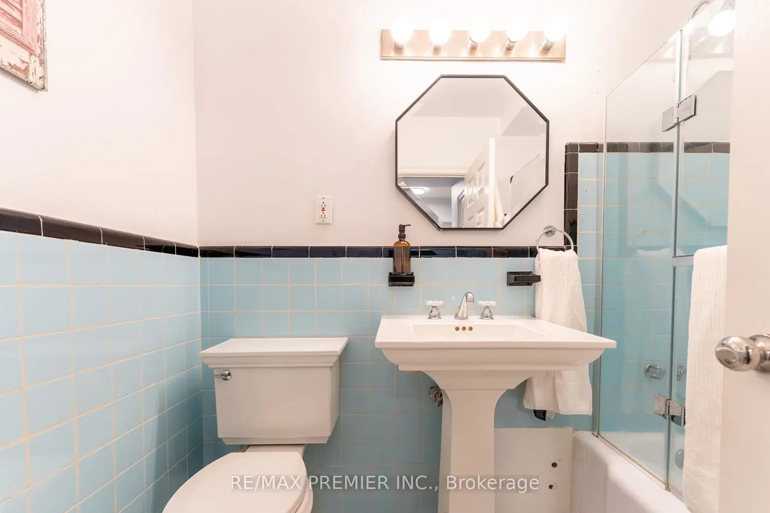 Additional image 13 of 660 Eglinton Avenue 612