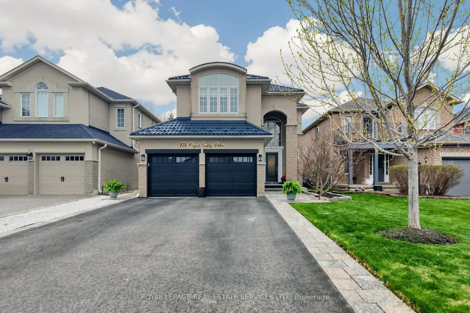 174 Royal Valley Drive photo 2