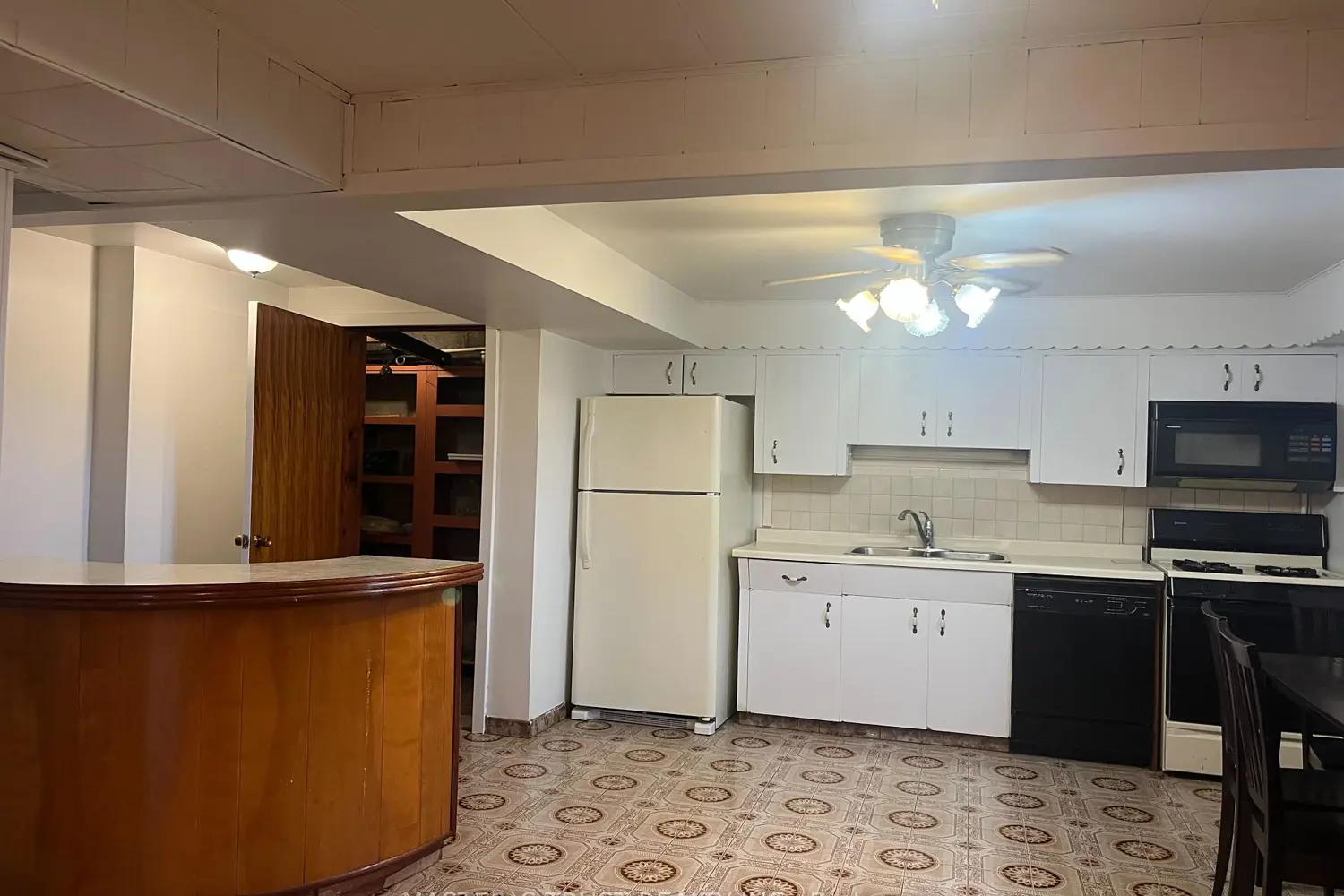 Additional image 13 of 5568 Drummond Road
