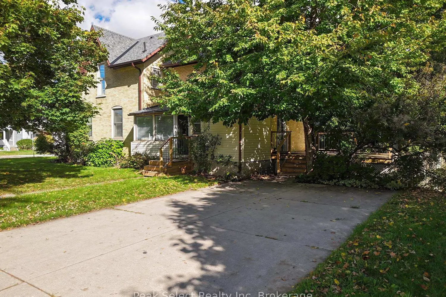382 Queen Street photo 2