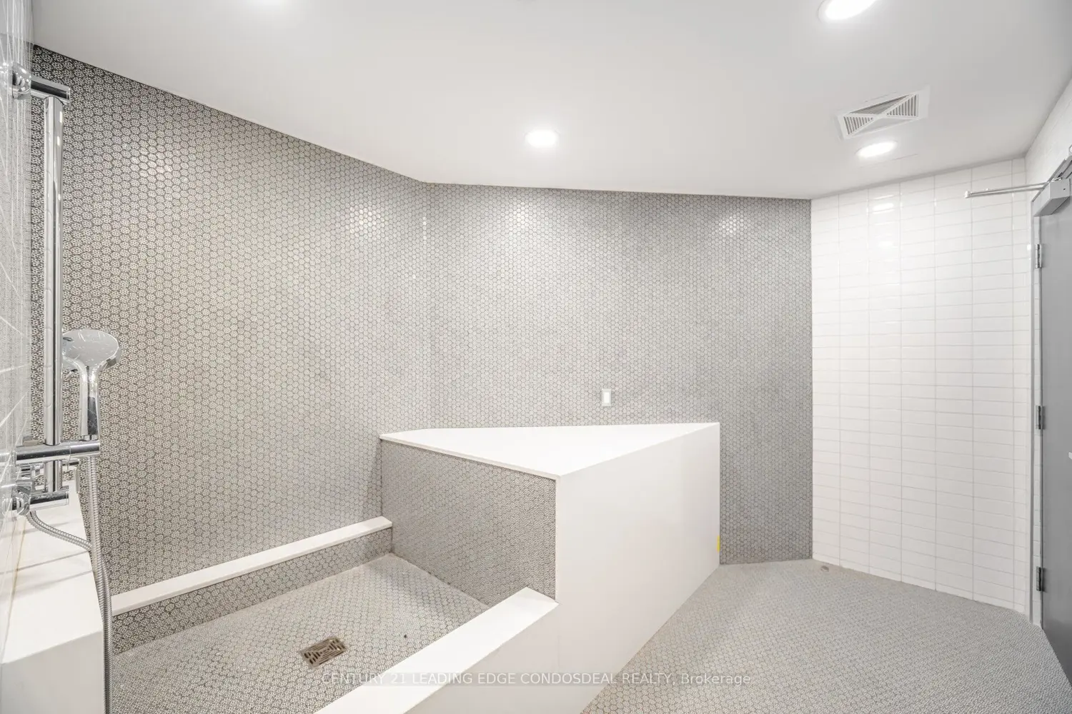 Additional image 9 of 405 Dundas Street 234