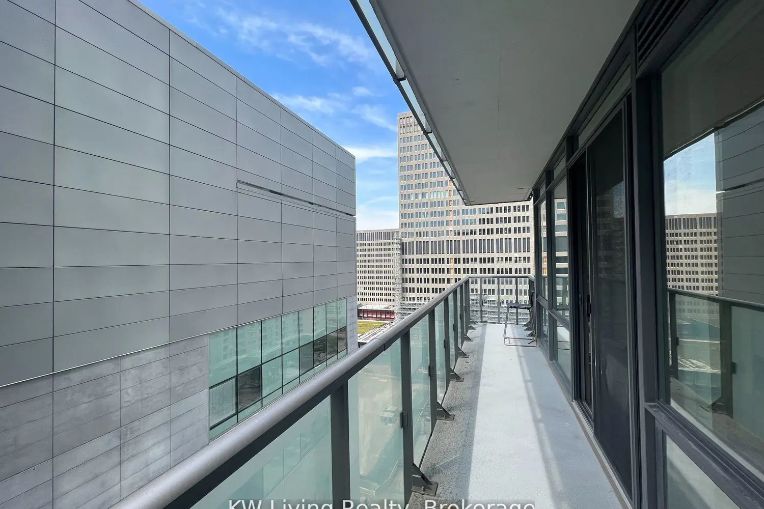Additional image 17 of 832 Bay Street 1303