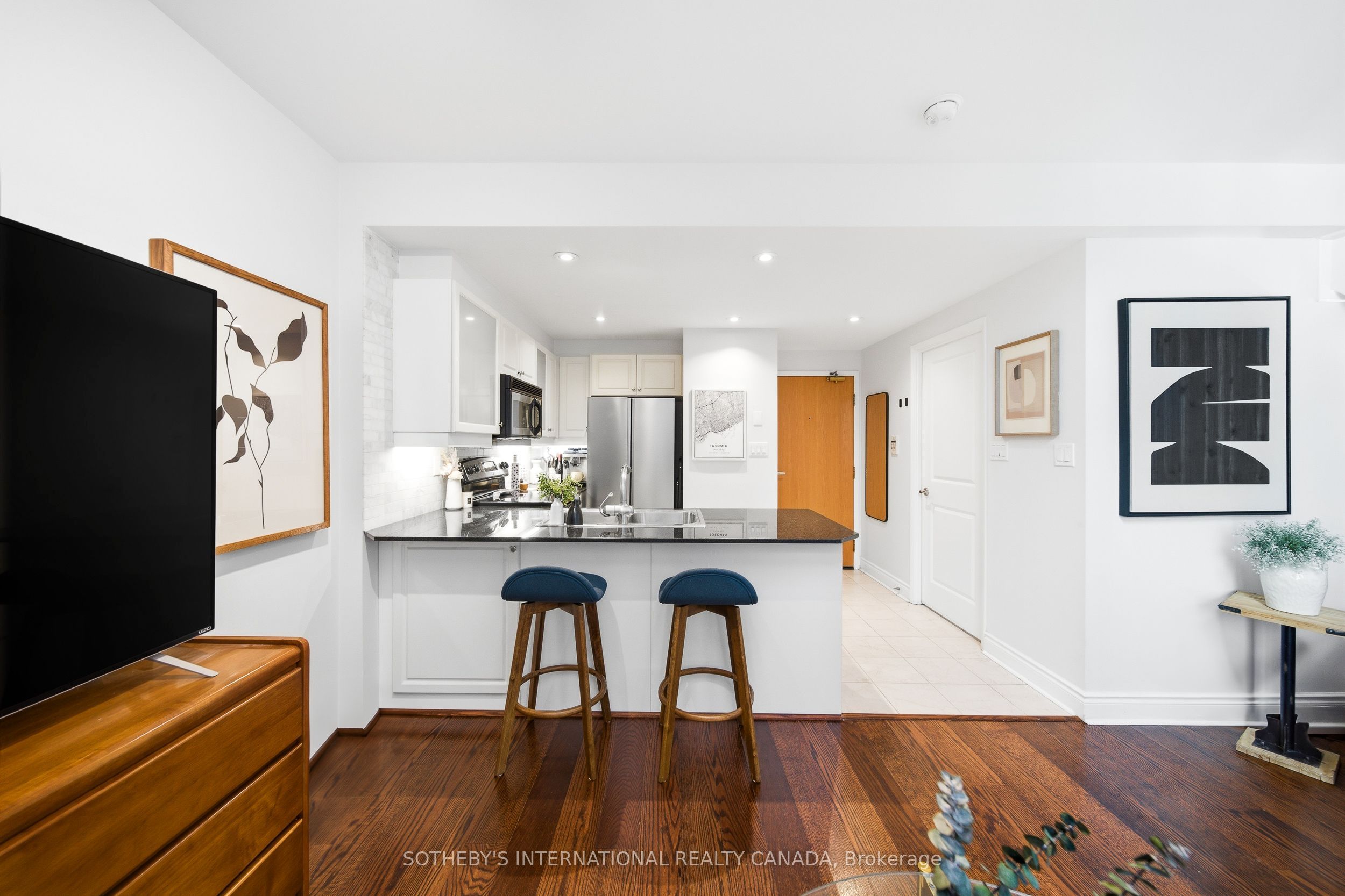 Additional image 6 of 1507-80 Cumberland Street, Toronto, ON, M5R 3V1
