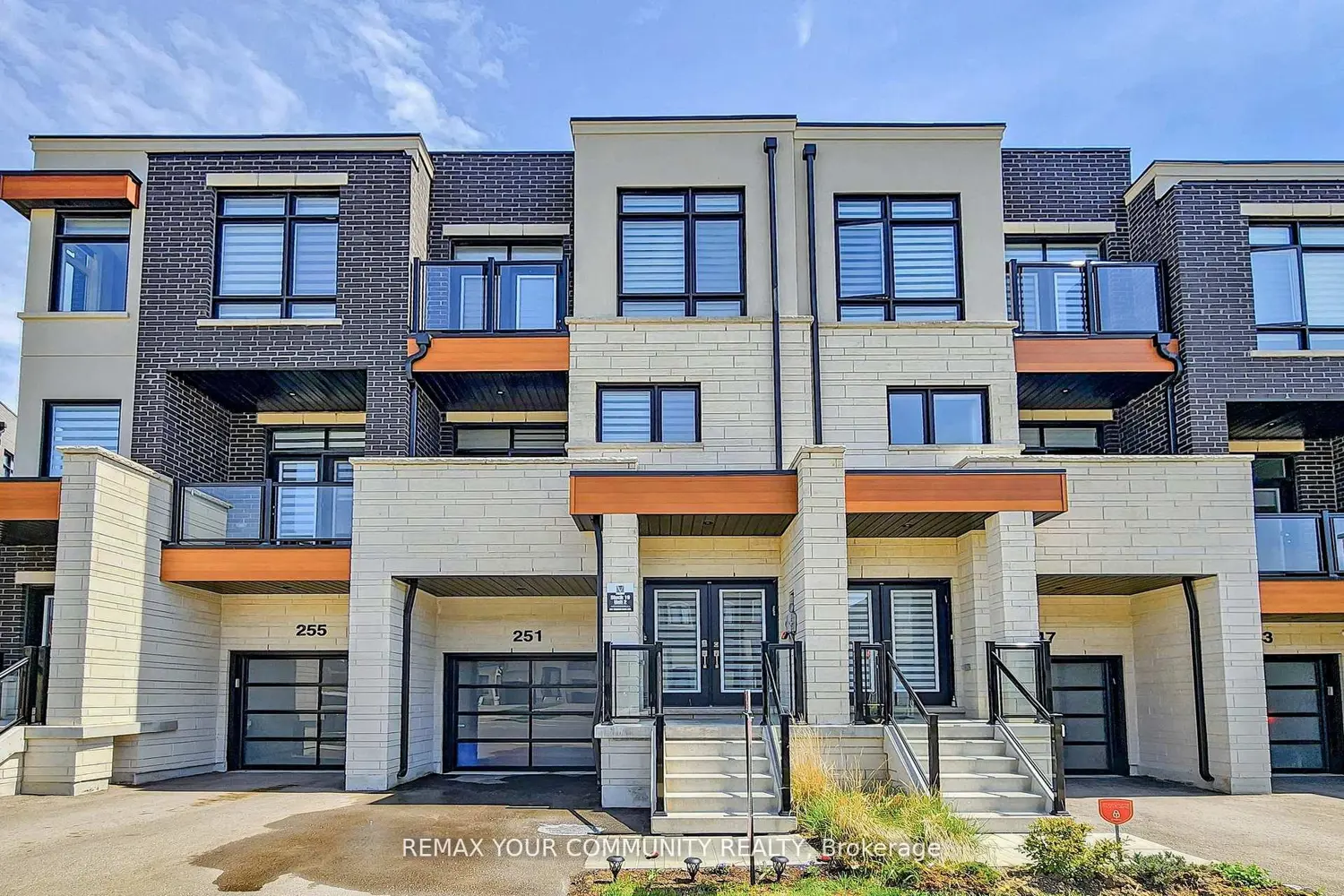 251 Thomas Cook Avenue