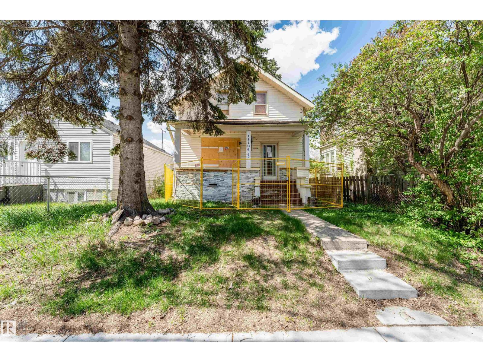 11608 93 Street NW, Edmonton, AB, T5G1C9