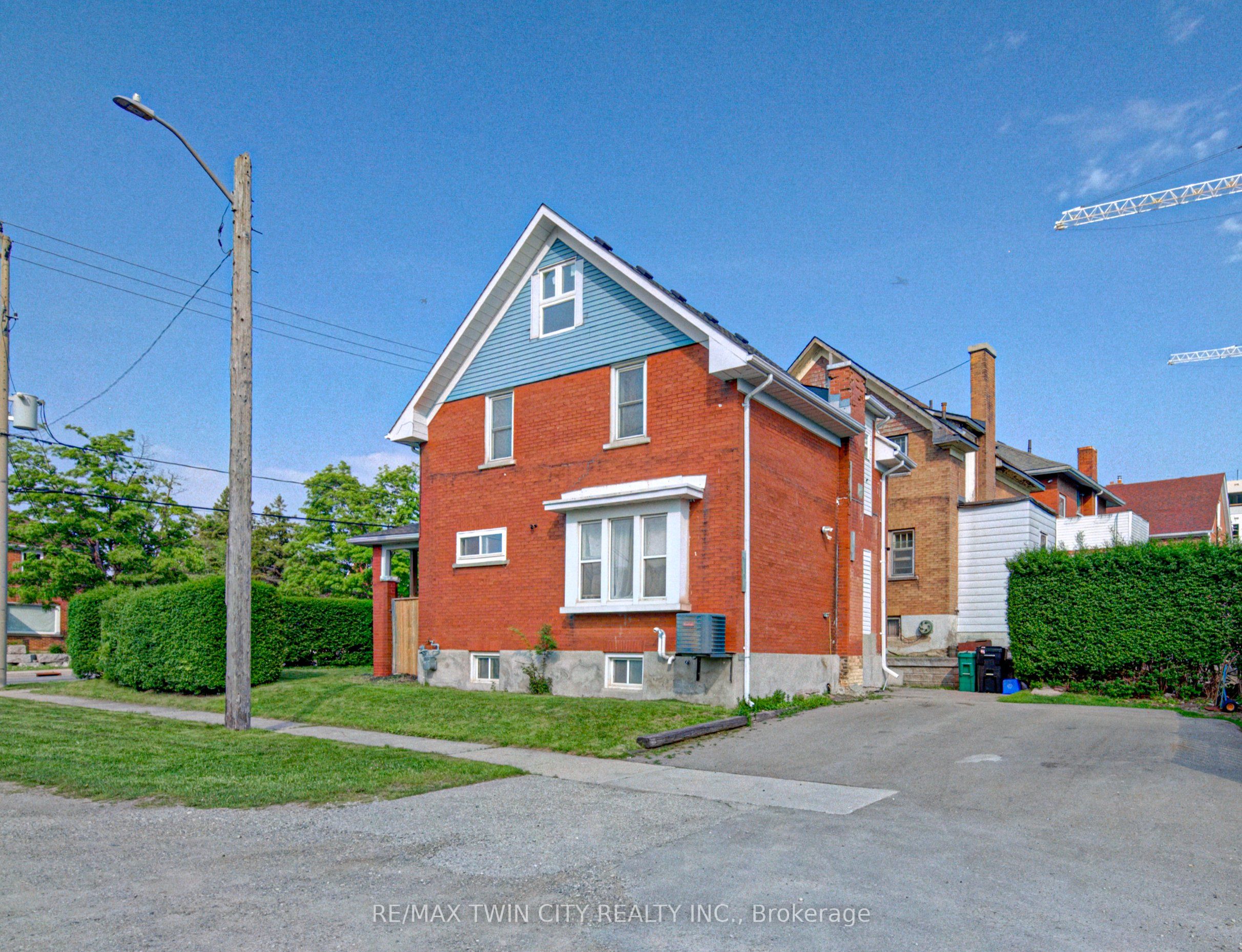 281 Courtland Avenue N, Kitchener, ON, N2G 2V8