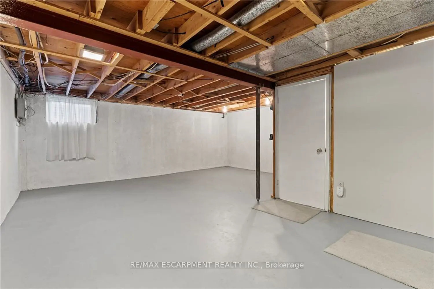 Additional image 18 of 2825 Gananoque Drive 11
