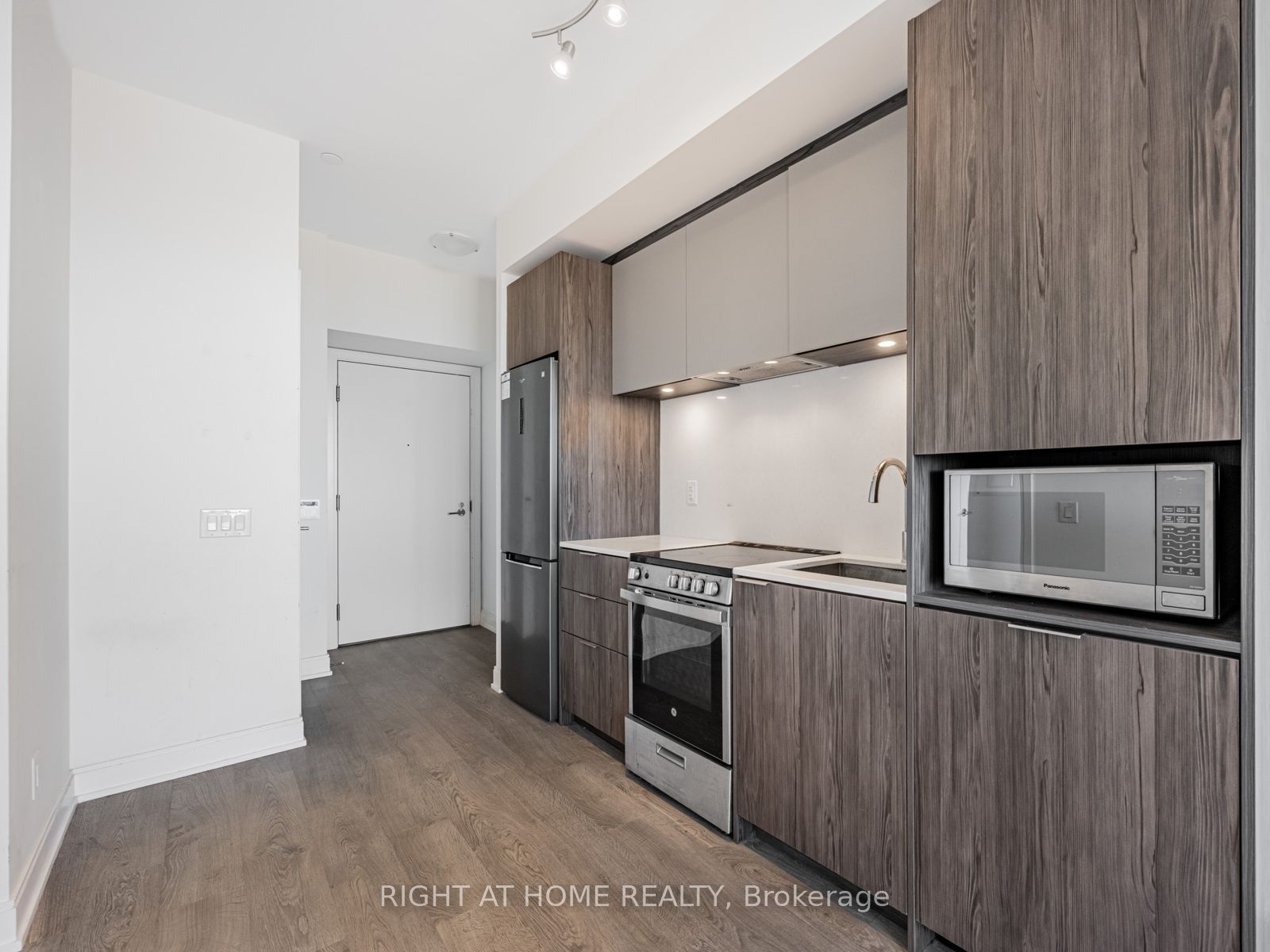 Additional image 3 of 3009-70 Annie Craig Drive, Toronto, ON, M8V 0G2