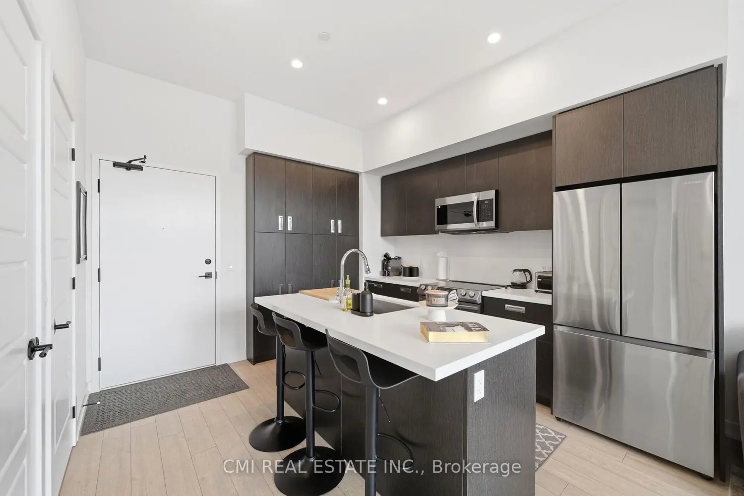 Additional image 9 of 415 Sea Ray Avenue 106
