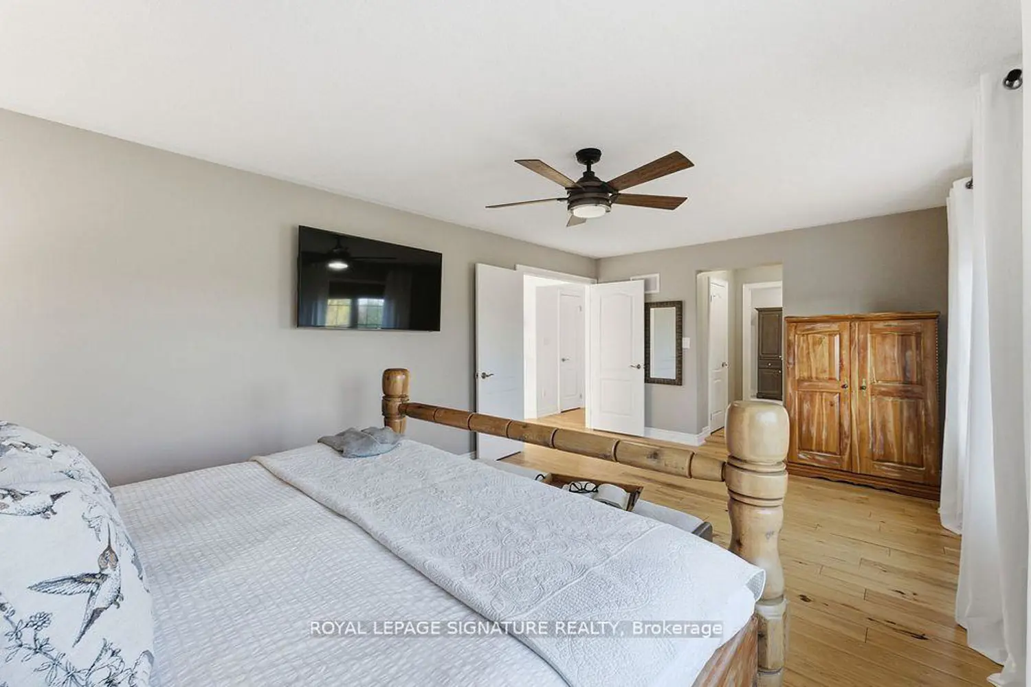 1667 Dempsey Crescent photo 5