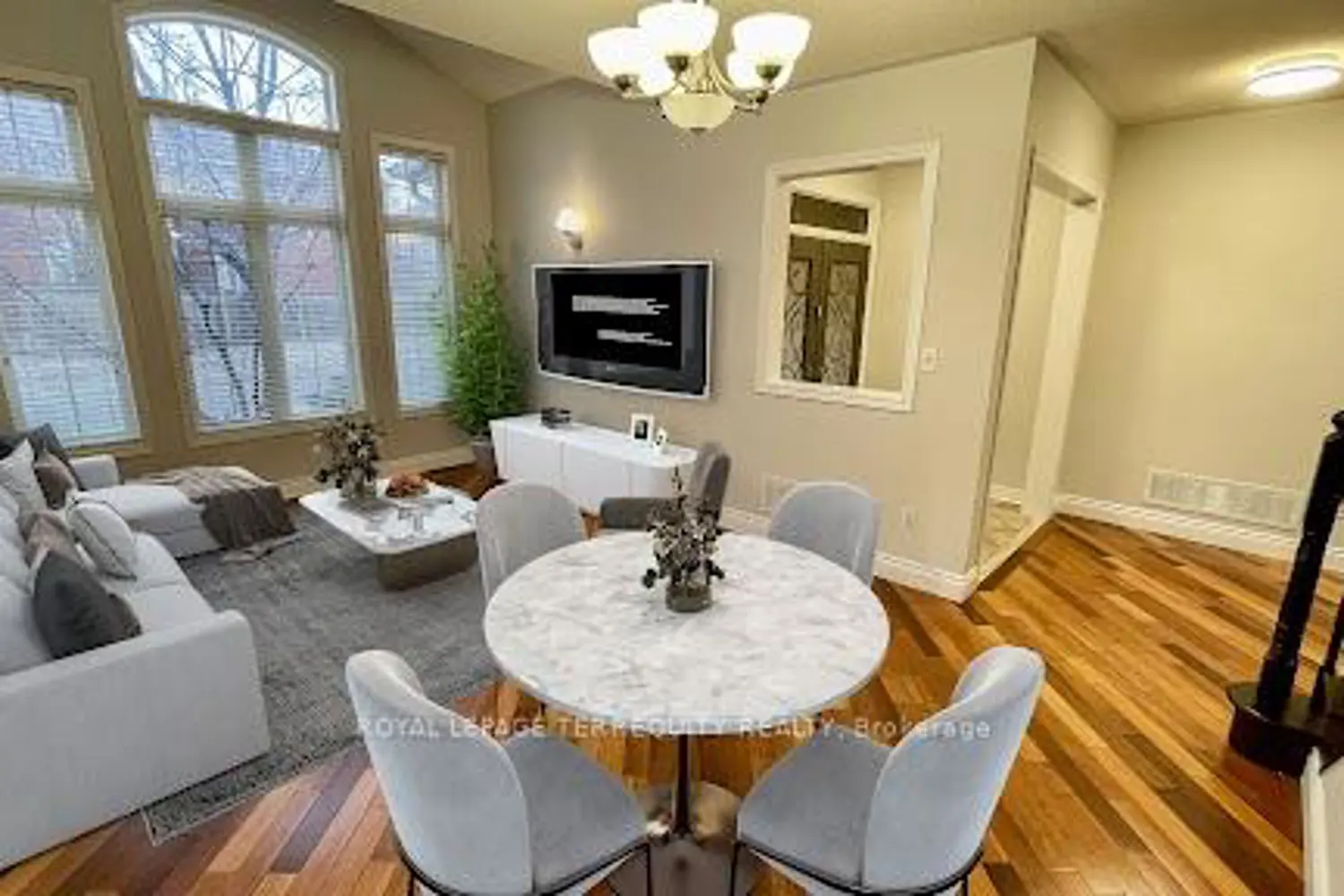 2089 Blackforest Crescent
