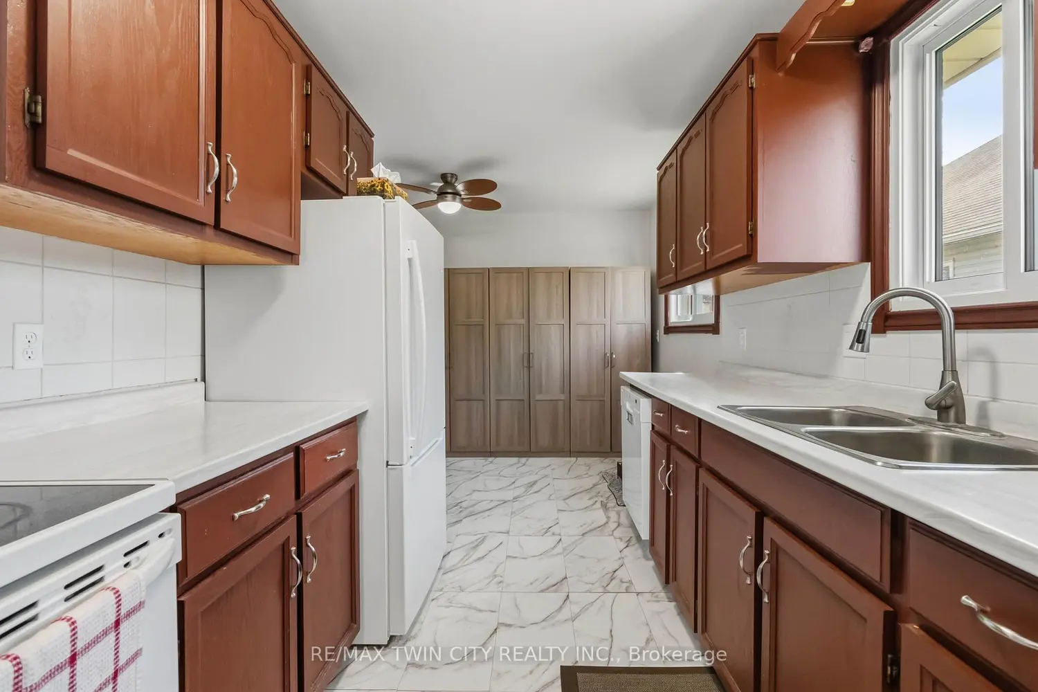 47 Abeles Avenue photo 5