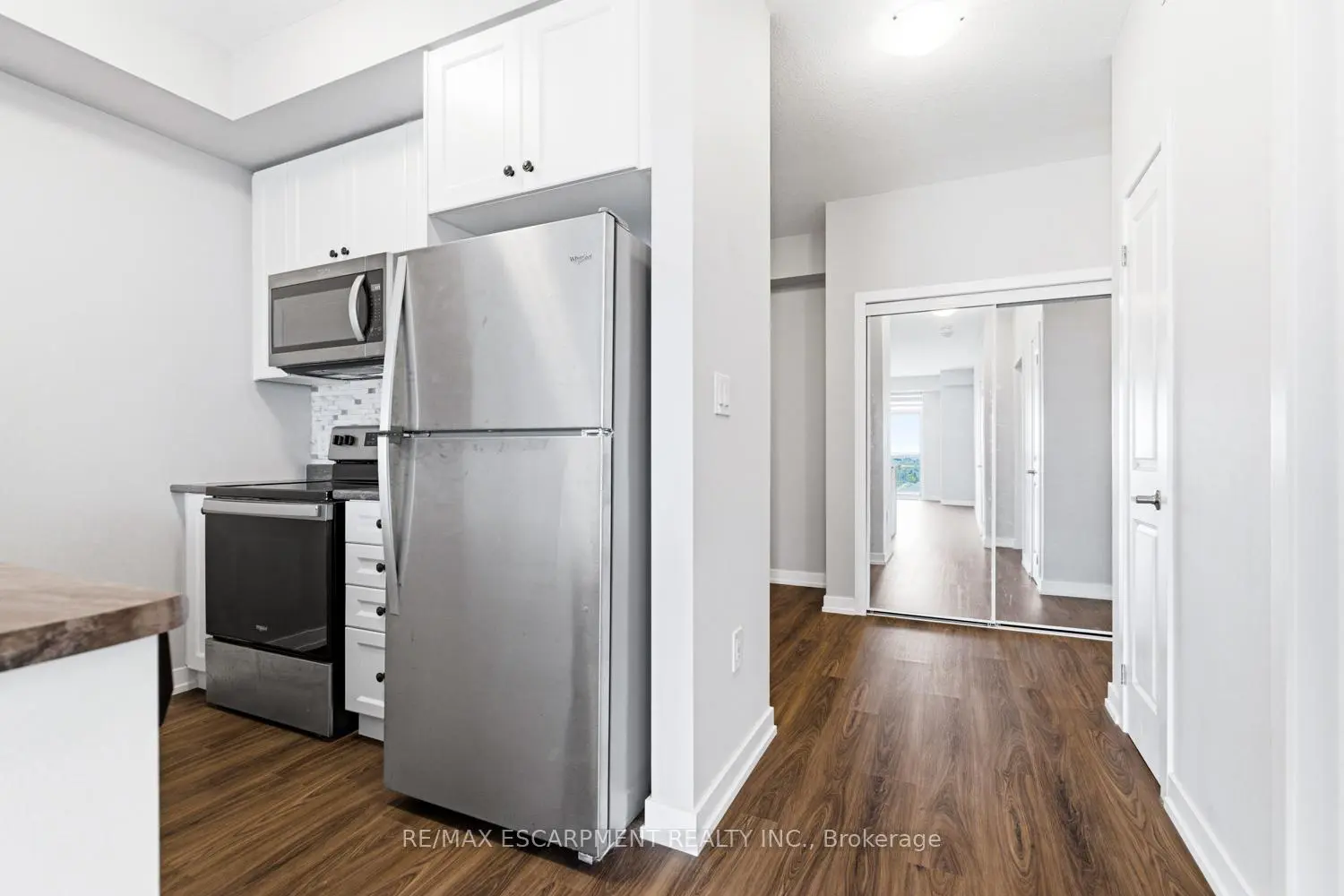 Additional image 10 of 450 Dundas Street 1113