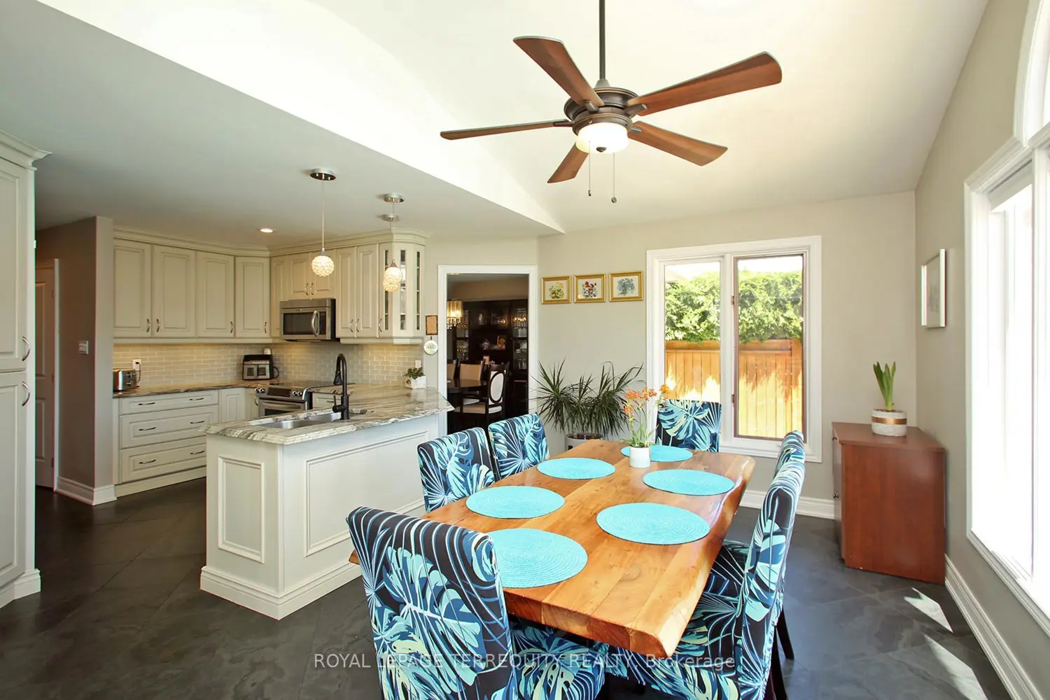 Additional image 9 of 3 Riviera Ridge