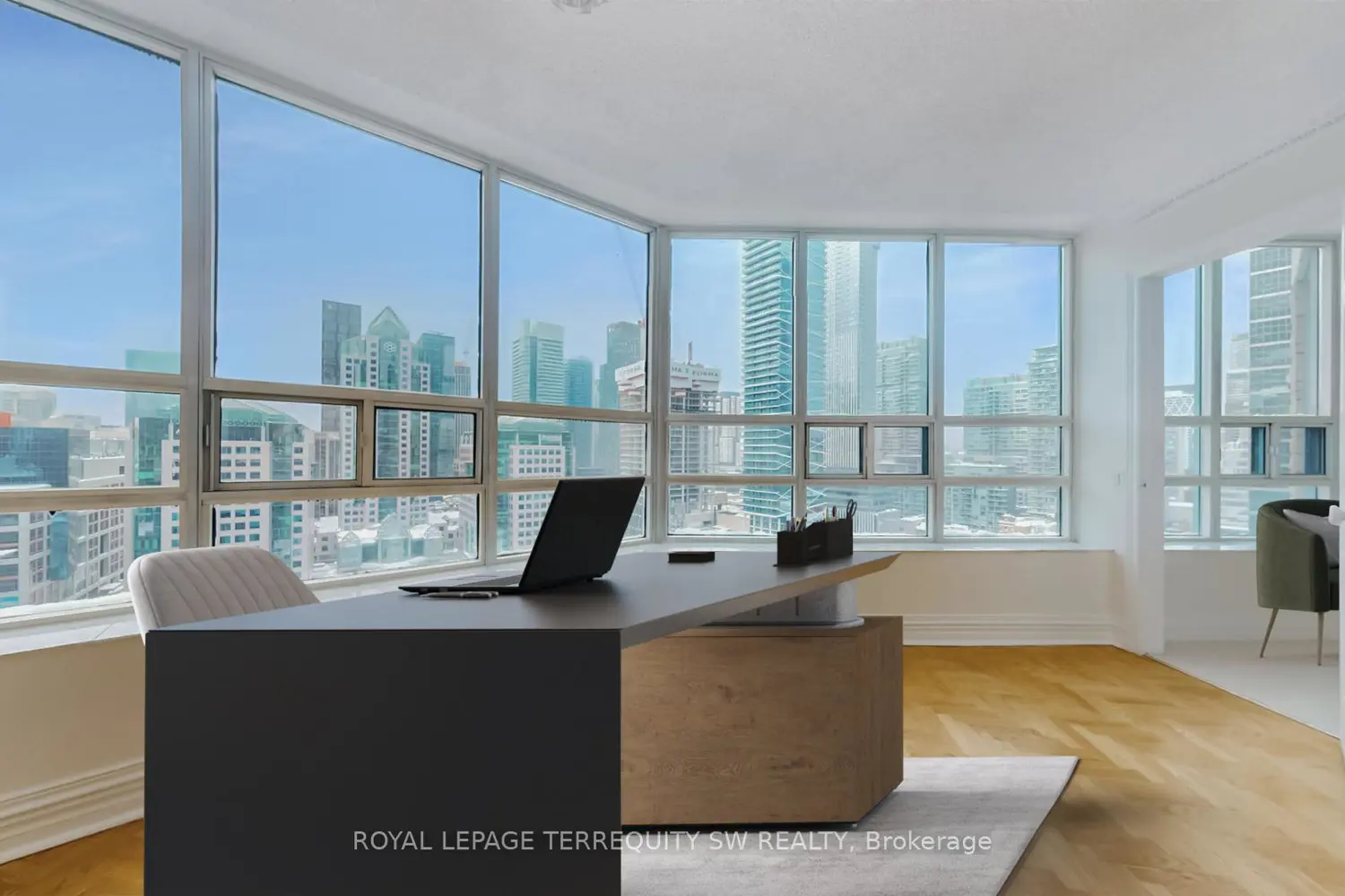 Additional image 6 of 71 Simcoe Street 2001