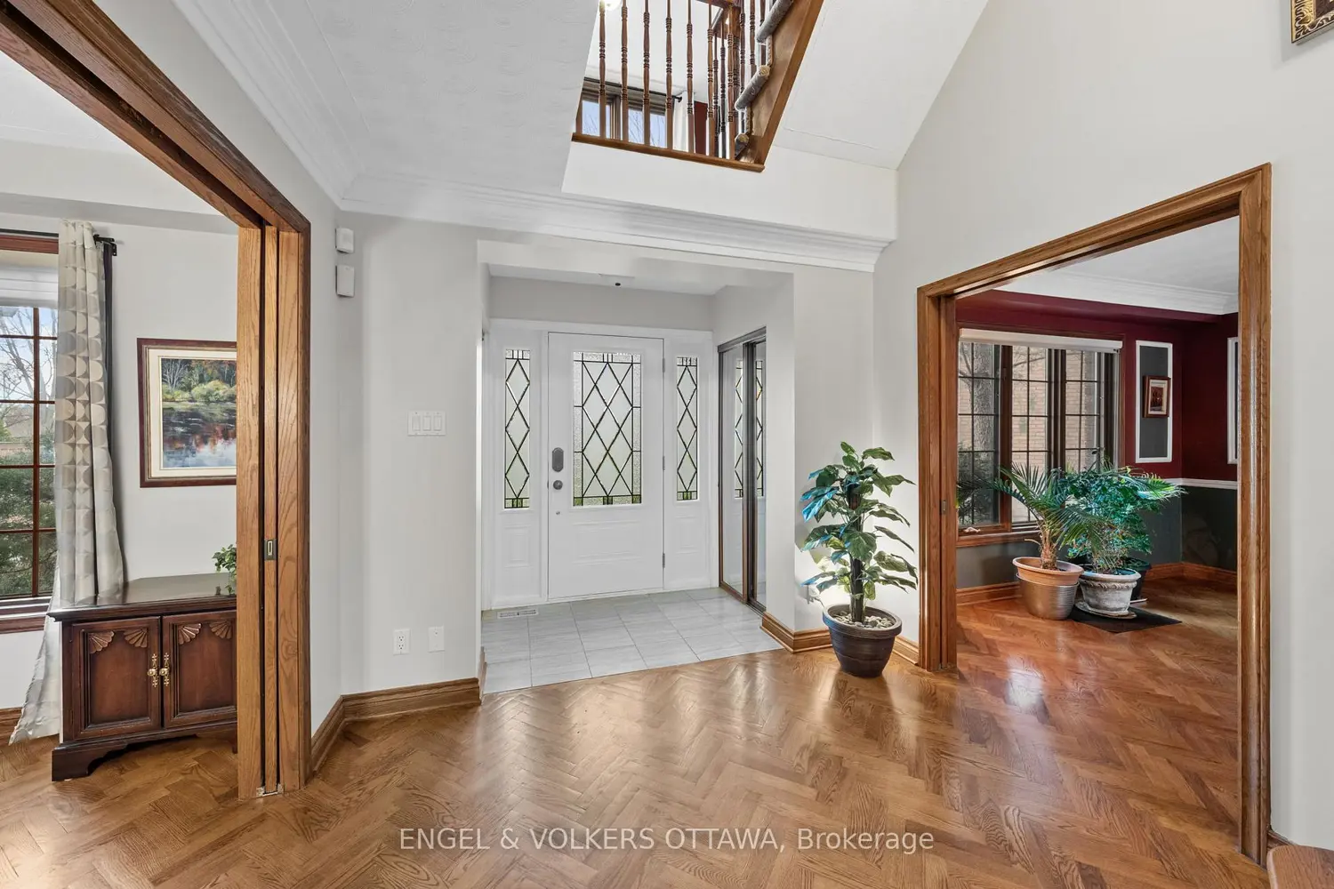 1345 De Papillon Place photo 5