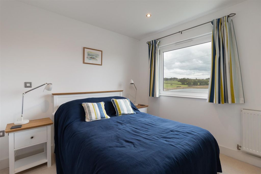 Additional image 6 of 3 bed property to rentHeron Square, Island Harbour, Newport PO30