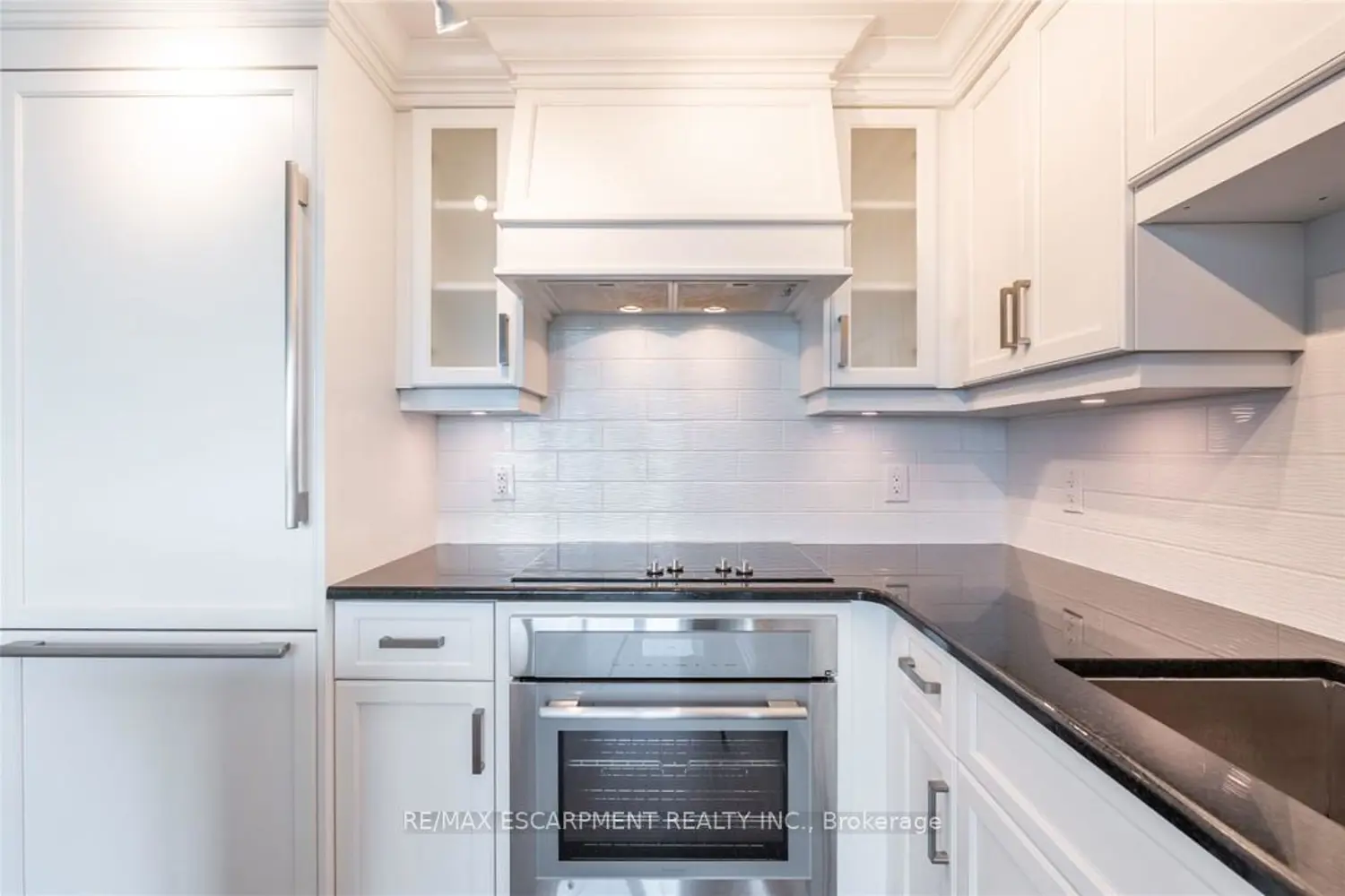 Additional image 4 of 2060 Lakeshore Road 406