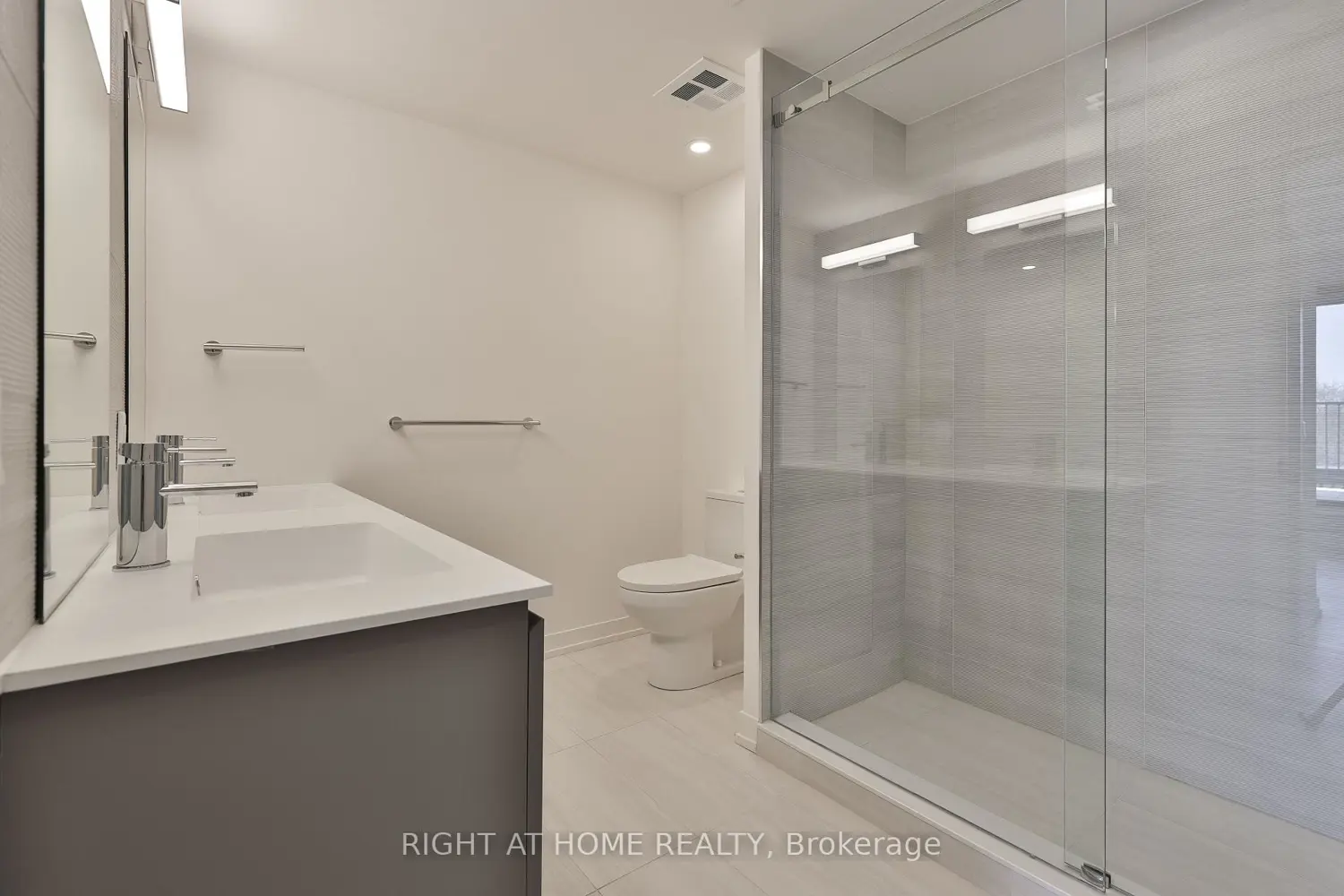 Additional image 8 of 761 Queen Street 602