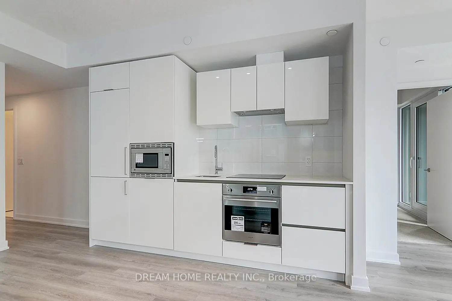 Additional image 11 of 238 Simcoe Street 1608