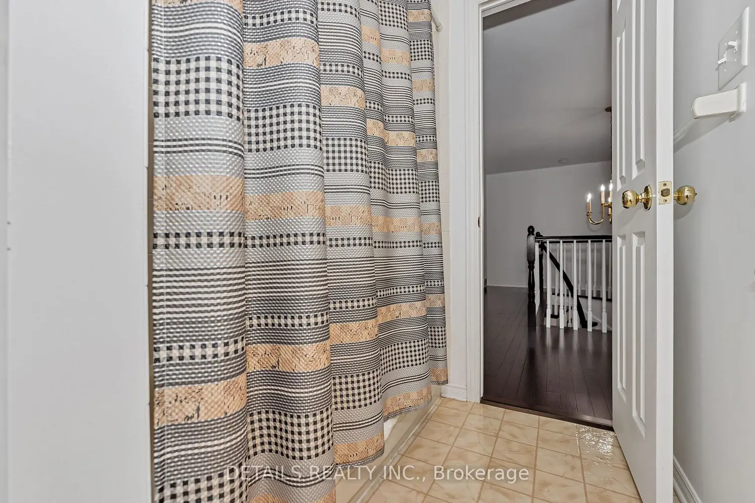 Additional image 13 of 1020 Ambleside Crescent