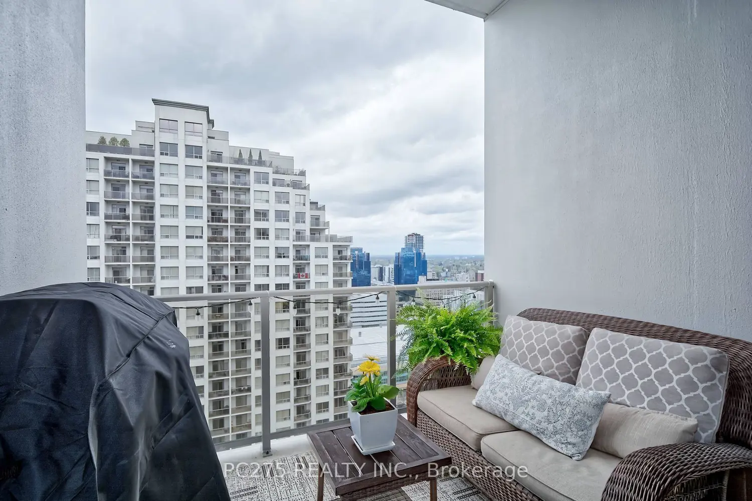 Additional image 4 of 330 Ridout Street 2401