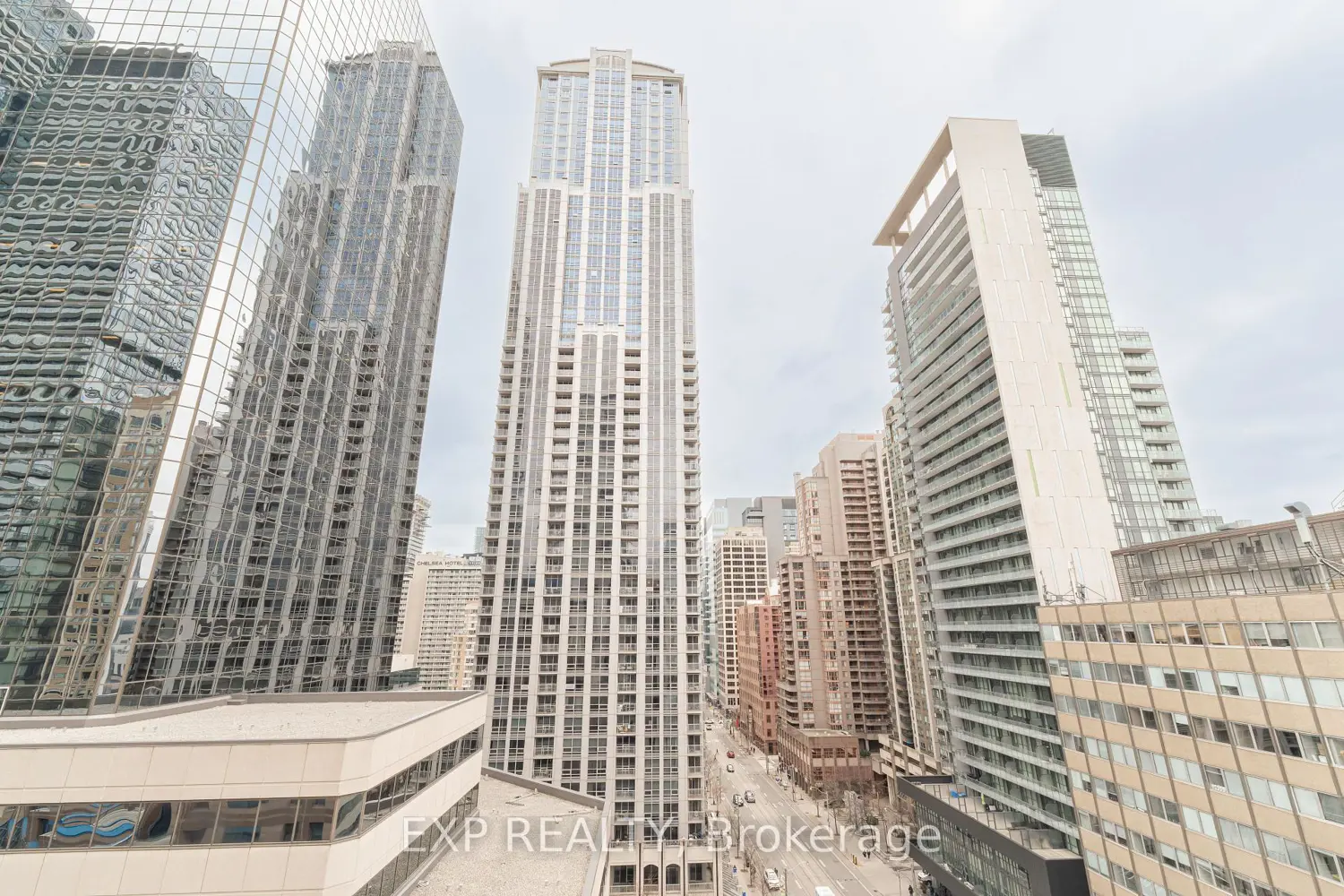 Additional image 13 of 801 Bay Street 1603