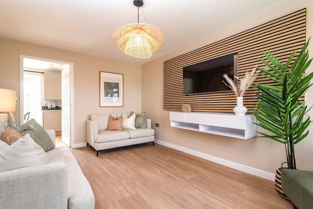 Additional image 2 of 3 bed semi-detached house to rentDane Park, Hull HU6